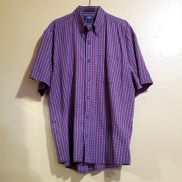 Knights Apparel Other - Mens lightweight button up shirt.